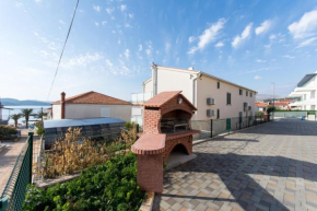  Apartment Lara Iva  Трогир